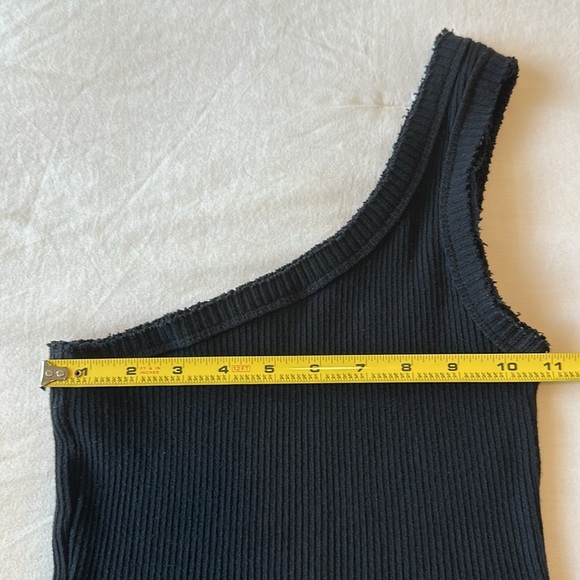 NWOT UO Women’s One Shoulder Ribbed Crop Top in Black Size M - Picture 6 of 10